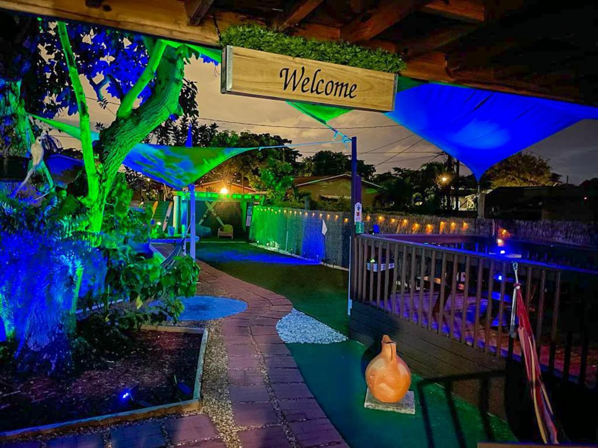 Hammocks & Mini-Golf! 10 Mins From Beach! Холивуд Екстериор снимка